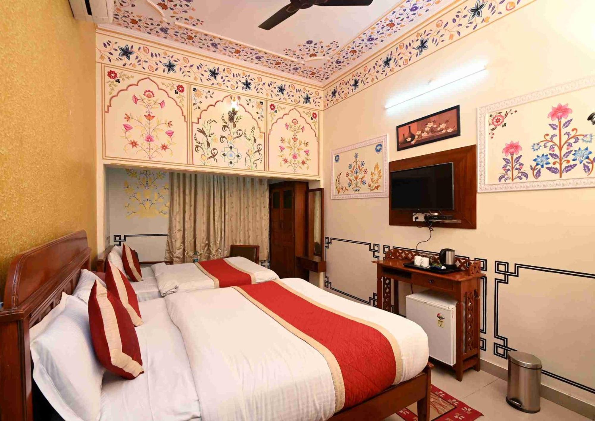 Virasat Mahal Heritage Hotel-Jaipur City Center מראה חיצוני תמונה