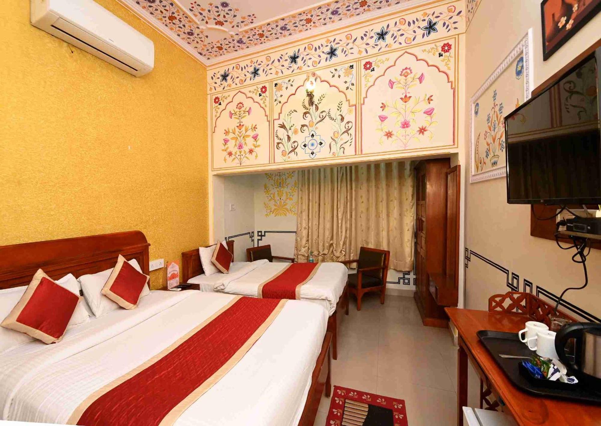 Virasat Mahal Heritage Hotel-Jaipur City Center מראה חיצוני תמונה