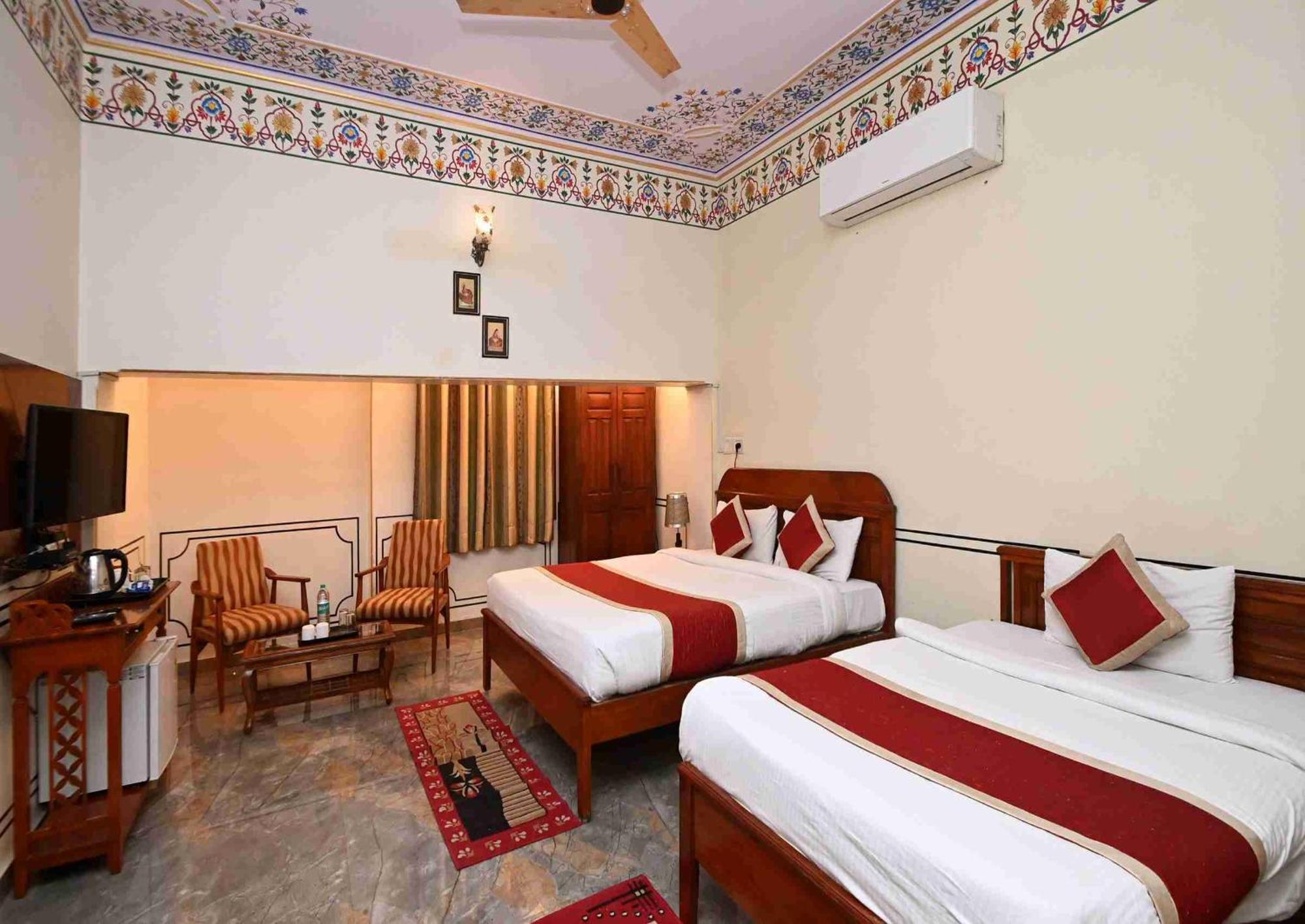 Virasat Mahal Heritage Hotel-Jaipur City Center מראה חיצוני תמונה