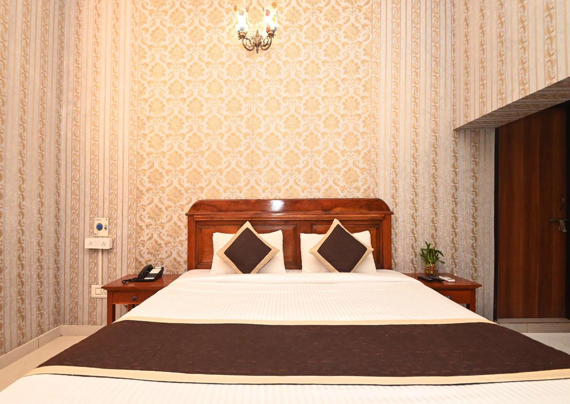 Virasat Mahal Heritage Hotel-Jaipur City Center מראה חיצוני תמונה